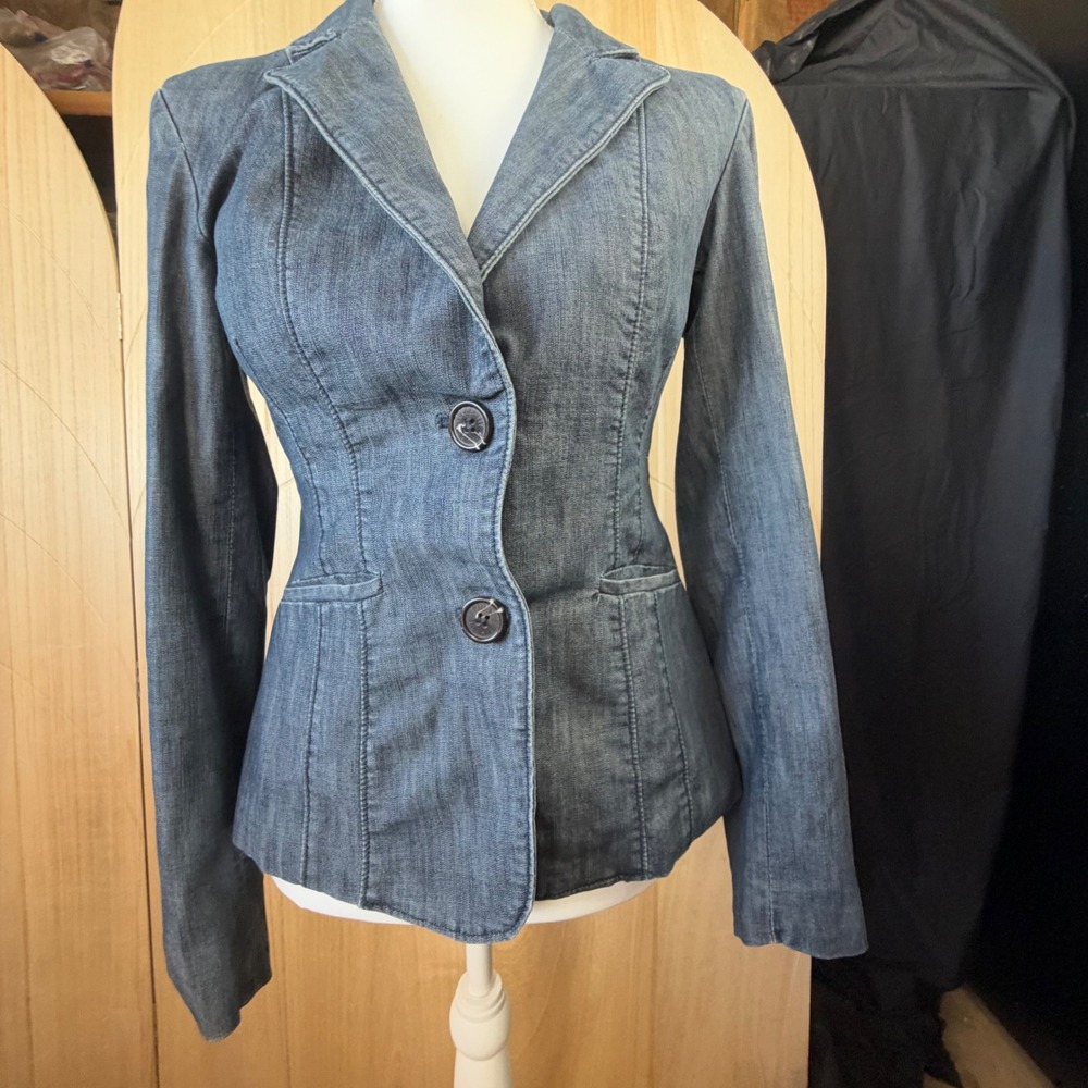 Celebrity Pink Denim Blazer Small Blue Fitted 2-Button Stretch Jacket Minimalist